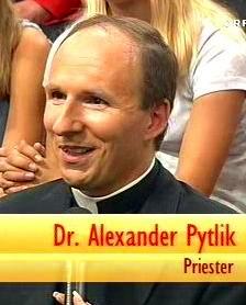 Dr. iur. can. Alexander Pytlik, katholischer Priester, wieder einmal bei Barbara Karlich zu den Themenkreisen Religion, Glaube, Moral und Recht.